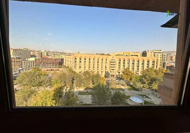 Գրասենյակային տարածք Փավստոս Բուզանդի փողոցում կենտրոնում, 60 քմ