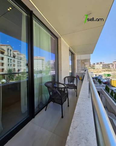 4 սենյականոց բնակարան նորակառույց շենքում Անտառային փողոցում, 120 ք.մ., 2 սանհանգույց