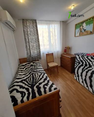 3 սենյականոց բնակարան, Tigran Mets Ave, 60 ք.մ., 3/5 հարկ, եվրովերանորոգված, քարե շենք