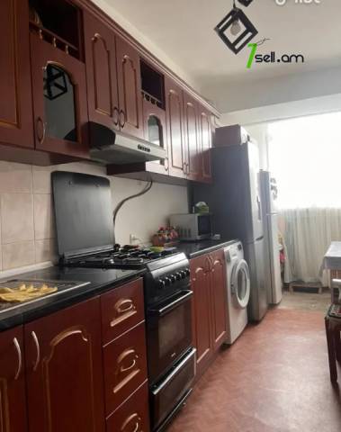 3 սենյականոց բնակարան Հրաչյա Աճառյանի փողոցում, 64 քմ, նախավերջին հարկ, մասնակի վերանորոգում