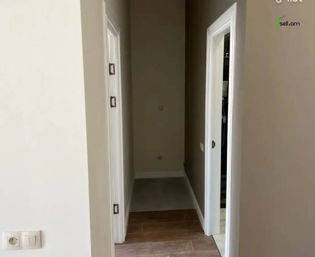 2 սենյականոց բնակարան նորակառույց շենքում Գևորգ Էմինի փողոցում, 62 ք.մ., բարձր առաստաղներ