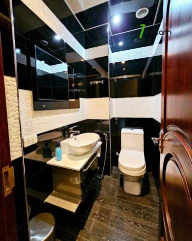 Ընդարձակ 5 սենյականոց բնակարան նորակառույց շենքում, Buzand St, 260 ք.մ., 3+ սանհանգույց