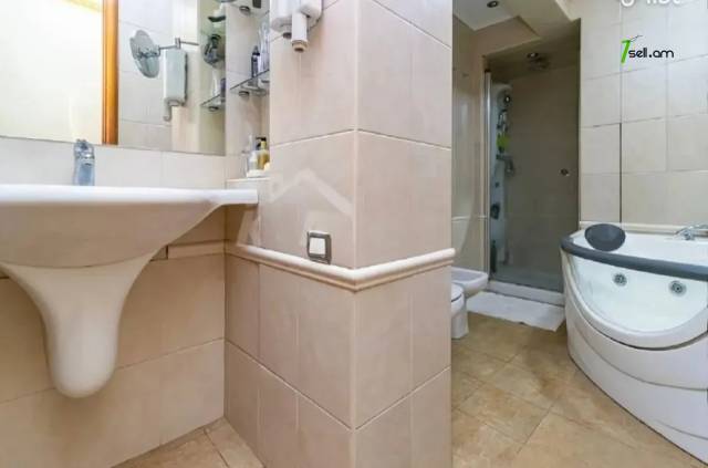 4 սենյականոց բնակարան Մոսկովյան փողոցում, 150 ք.մ., 2 սանհանգույց, 2/8 հարկ, եվրովերանորոգված