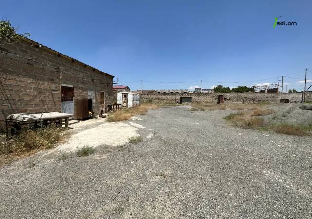 Հողատարածք բնակելի շինությունների համար, Սիլիկյան նոր խճուղի Աջափնյակում, 1400 ք.մ.