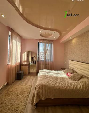 Երկու հարկանի տուն Հատիսի փողոցում Աբովյանում, 210 ք.մ., 3+ սանհանգույց, եվրովերանորոգված