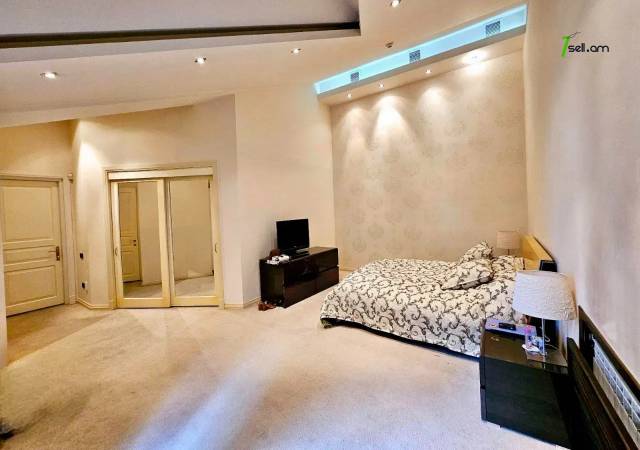 Երեք հարկանի քարե տուն Արաբկիրում, 3200 քմ, 3+ սանհանգույց, մեծ հողամաս, կապիտալ վերանորոգված