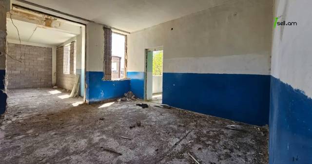 Երկու հարկանի քարե տուն Մառի փողոցում Նոր Նորքում, 1415 քմ, 3+ սանհանգույց