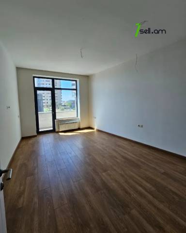 Չորս հարկանի տուն, Հյուսիսային ճառագայթ Արաբկիրում, 660 ք.մ., 3+ սանհանգույց, կապիտալ վերանորոգված