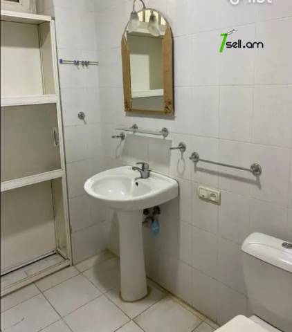 3 սենյականոց բնակարան Կոմիտասի պողոտայում, 115 քմ, 2/4 հարկ, բարձր առաստաղներ, մի քանի պատշգամբ