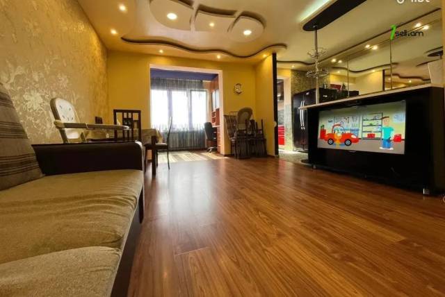 3 սենյականոց բնակարան, Քուչակ թաղամաս, 78 քմ, նախավերջին հարկ, 2 սանհանգույց, կապիտալ վերանորոգված