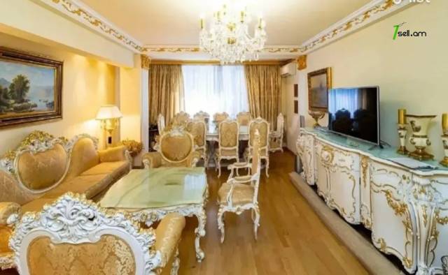 4 սենյականոց բնակարան Մոսկովյան փողոցում, 150 ք.մ., 2/8 հարկ, 2 սանհանգույց, եվրովերանորոգված