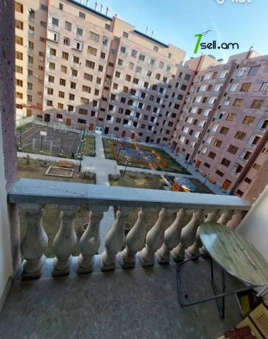 3 սենյականոց բնակարան նորակառույց շենքում Նիկողայոս Ադոնցի փողոցում, 60 ք.մ., բարձր առաստաղներ