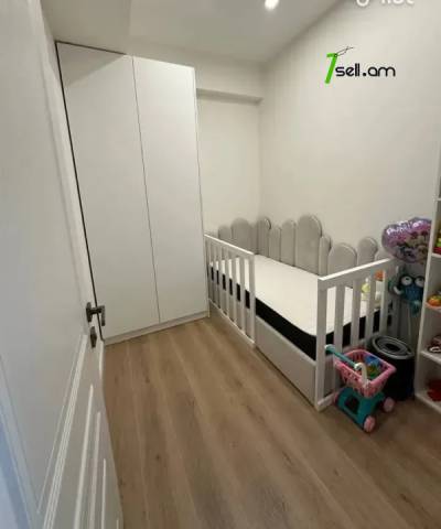 3 սենյականոց բնակարան նորակառույց շենքում Չարենցի փողոցում, 71 քմ, նախավերջին հարկ, բարձր առաստաղներ