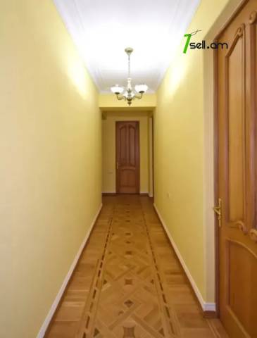 Ընդարձակ 4 սենյականոց բնակարան նորակառույց շենքում Ալեք Մանուկյանի փողոցում, 210 քմ, 2/10 հարկ