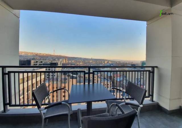 3 սենյականոց բնակարան նորակառույց շենքում Եզնիկ Կողբացու փողոցում, 120 ք.մ., 2 սանհանգույց