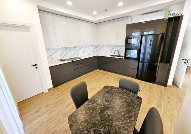 Երկու հարկանի քարե տուն, Վահագնի Թաղամաս Աջափնյակում, 800 ք.մ., 3+ սանհանգույց