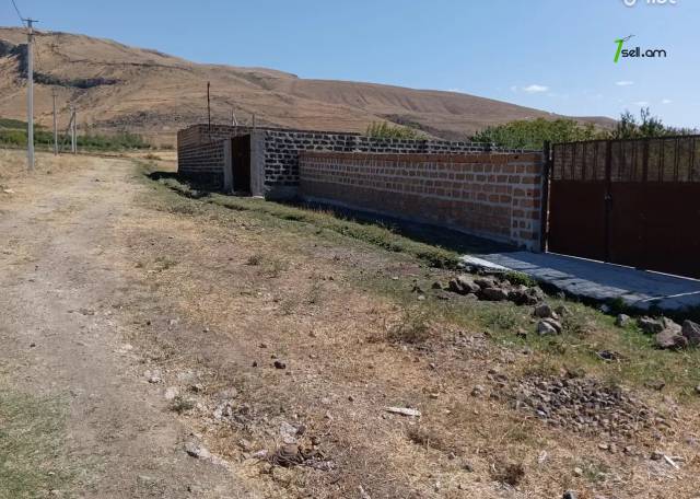 Հողատարածք բնակելի շինությունների համար 11-րդ փողոցում Աբովյանում, 1160 ք.մ.