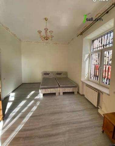 3 սենյականոց բնակարան Բաղրամյան պողոտայում, 80 ք.մ., 2/5 հարկ, բարձր առաստաղներ