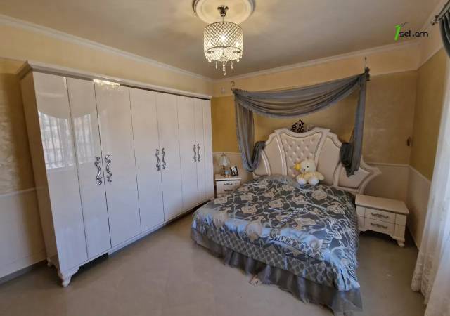 Երկու հարկանի քարե տուն Բագրևանդի 23-րդ փողոցում Նոր Նորքում, 800 ք.մ., 3+ սանհանգույց