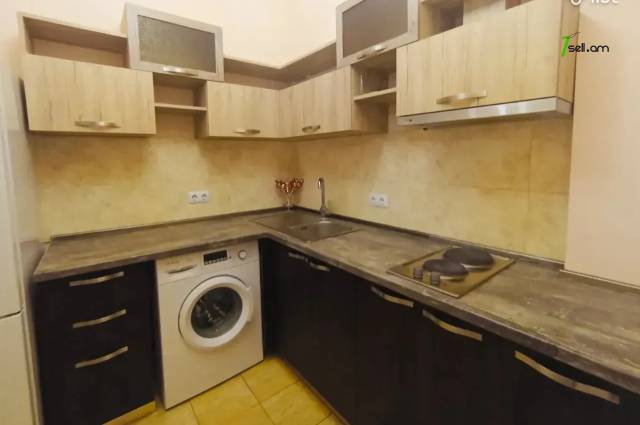 2 սենյականոց բնակարան նորակառույց շենքում Ադոնցի փողոցում, 50 ք.մ., բարձր առաստաղներ, 7/9 հարկ