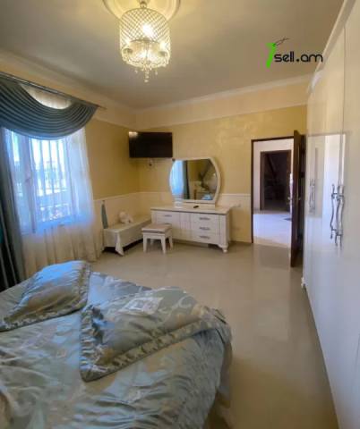 Երկու հարկանի քարե տուն Նոր Նորքում, 800 ք.մ., 3+ սանհանգույց, եվրովերանորոգված