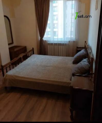 3 սենյականոց բնակարան Սայաթ-Նովայի պողոտայում, 80 քմ, 8/10 հարկ, կոսմետիկ վերանորոգում