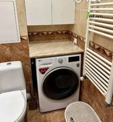 3 սենյականոց բնակարան, Դավթաշեն 3-րդ թաղամաս, 66 ք.մ., բարձր առաստաղներ, 2/9 հարկ
