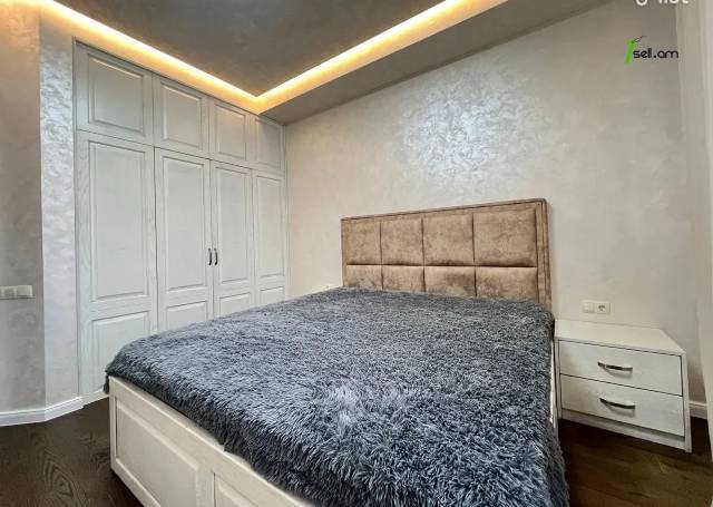 2 սենյականոց բնակարան նորակառույց շենքում, Sasna Tsrer Street, 70 քմ, 11/18 հարկ, բարձր առաստաղներ