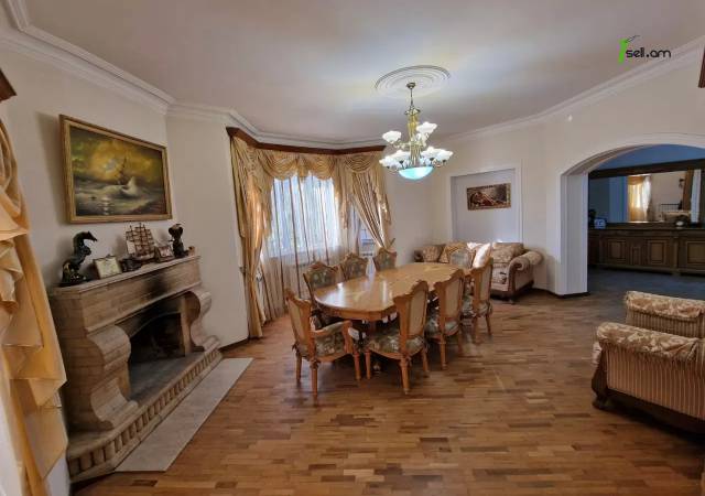 Երկու հարկանի քարե տուն Ղազարավանում, 300 ք.մ., 2 սանհանգույց, կապիտալ վերանորոգված