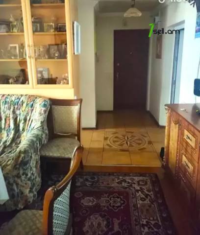 5 սենյականոց բնակարան Էրեբունիում, 84 ք.մ., 2 սանհանգույց, մի քանի պատշգամբ, կապիտալ վերանորոգված