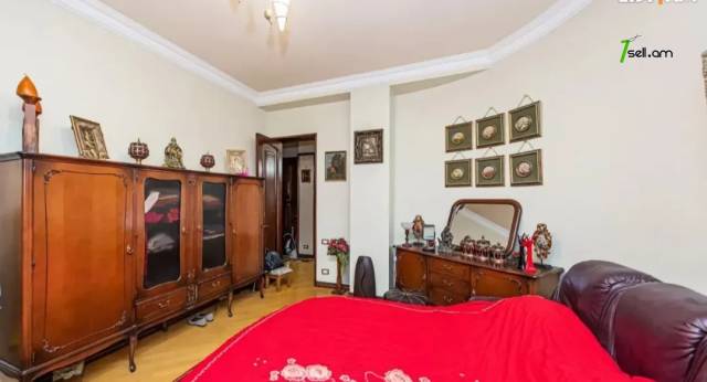 5 սենյականոց բնակարան նորակառույց շենքում Պուշկինի փողոցում, 200 քմ, 5/9 հարկ, 3+ սանհանգույց