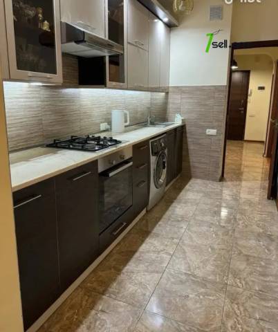 3 սենյականոց բնակարան Նազարեթ Սուրենյան փողոցում, 79 ք.մ., 2/9 հարկ, եվրովերանորոգված