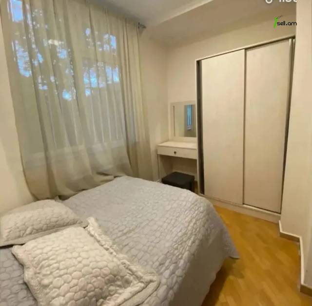 2 սենյականոց բնակարան Հրաչյա Քոչարի փողոցում, 45 քմ, 2/5 հարկ, կապիտալ վերանորոգված, քարե շենք