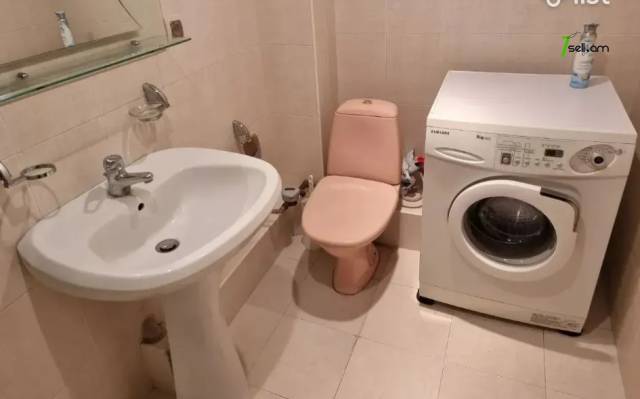 2 սենյականոց բնակարան, Մայակ թաղամաս, 73 քմ, 2/5 հարկ, եվրովերանորոգված, քարե շենք