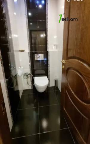 3 սենյականոց բնակարան նորակառույց շենքում Նիկողայոս Ադոնցի փողոցում, 90 ք.մ., բարձր առաստաղներ