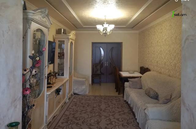 3 սենյականոց բնակարան Թոթովենցի փողոցում, 102 քմ, մի քանի պատշգամբ, կապիտալ վերանորոգված, քարե շենք