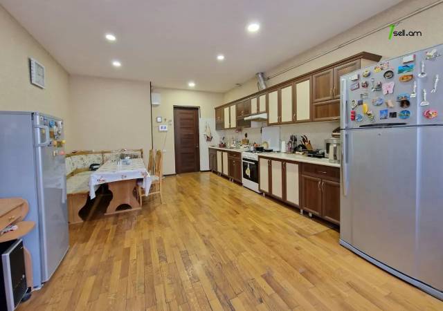 Մեկ հարկանի քարե տուն Նոր-Արեշի 46 փողոցում Էրեբունիում, 535 ք.մ., 2 սանհանգույց