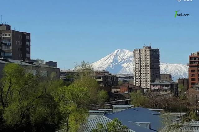 4 սենյականոց բնակարան Աշոտ Հովհաննիսյանի փողոցում, 90 ք.մ., 7/9 հարկ, մասնակի վերանորոգում