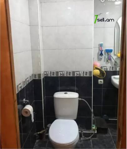 4 սենյականոց բնակարան Մալաթիայի փողոցում, 100 ք.մ., նախավերջին հարկ, եվրովերանորոգված, քարե շենք