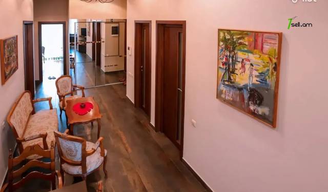 3 սենյականոց բնակարան Պուշկինի փողոցում, 119 ք.մ., 2 սանհանգույց, բարձր առաստաղներ