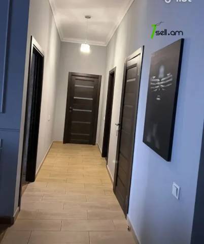 3 սենյականոց բնակարան նորակառույց շենքում Պարույր Սևակի փողոցում, 90 ք.մ., 2 սանհանգույց