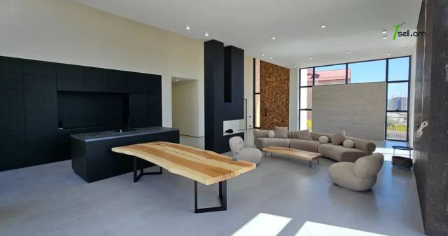 Մեկ հարկանի քարե տուն Զովունիում, 1150 ք.մ., 3+ սանհանգույց, դիզայներական ոճով վերանորոգված