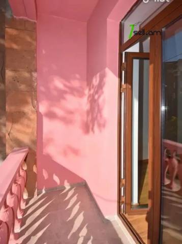 3 սենյականոց բնակարան Մեսրոպ Մաշտոցի պողոտայում, 90 քմ, 2/5 հարկ, 2 սանհանգույց, բարձր առաստաղներ