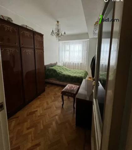 3 սենյականոց բնակարան Րաֆֆու փողոցում, 84 քմ, 13/15 հարկ, մի քանի պատշգամբ, կոսմետիկ վերանորոգում