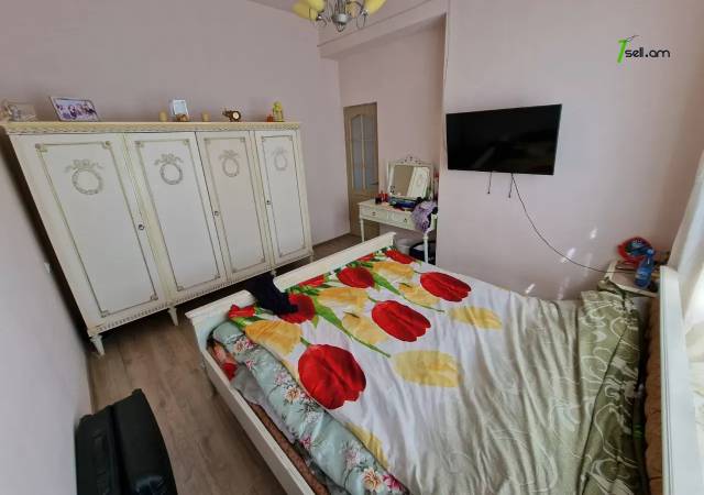 Երկու հարկանի քարե տուն Ավանում, 530 ք.մ., 2 սանհանգույց, կապիտալ վերանորոգված