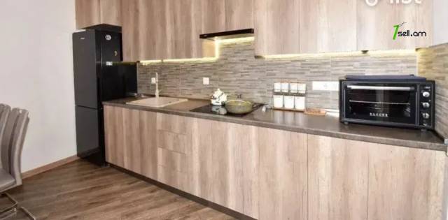 3 սենյականոց բնակարան Կոմիտասի պողոտայում, 75 ք.մ., 2/7 հարկ, 2 սանհանգույց, մի քանի պատշգամբ