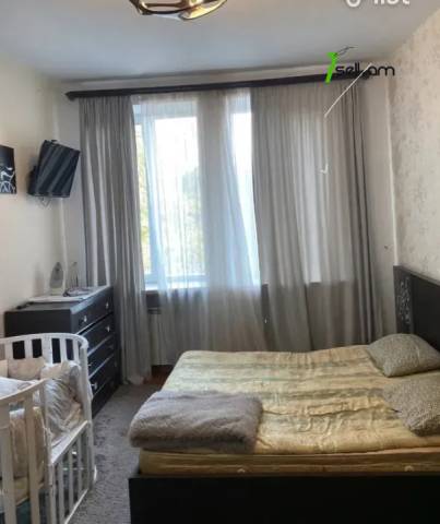 3 սենյականոց բնակարան Կոմիտասի պողոտայում, 80 ք.մ., 2/5 հարկ, կապիտալ վերանորոգված, քարե շենք