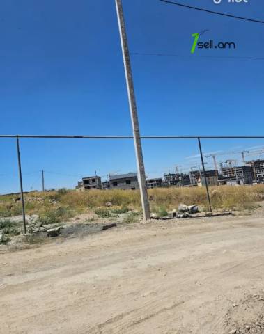 Հողատարածք բնակելի շինությունների համար Սարգիս Լուկաշինի փողոցում Աջափնյակում, 500 քմ