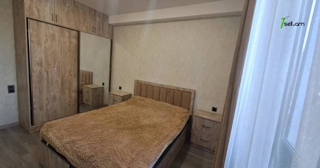 3 սենյականոց բնակարան նորակառույց շենքում Դերենիկ Դեմիրճյանի փողոցում, 135 ք.մ., նախավերջին հարկ