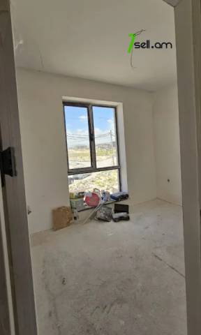 Երկու հարկանի քարե տուն Բագրևանդի 17-րդ փողոցում Նոր Նորքում, 180 քմ, 2 սանհանգույց